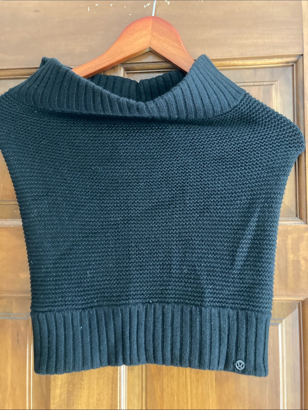 lululemon athletica Black Knit Sleeveless Turtleneck scarf